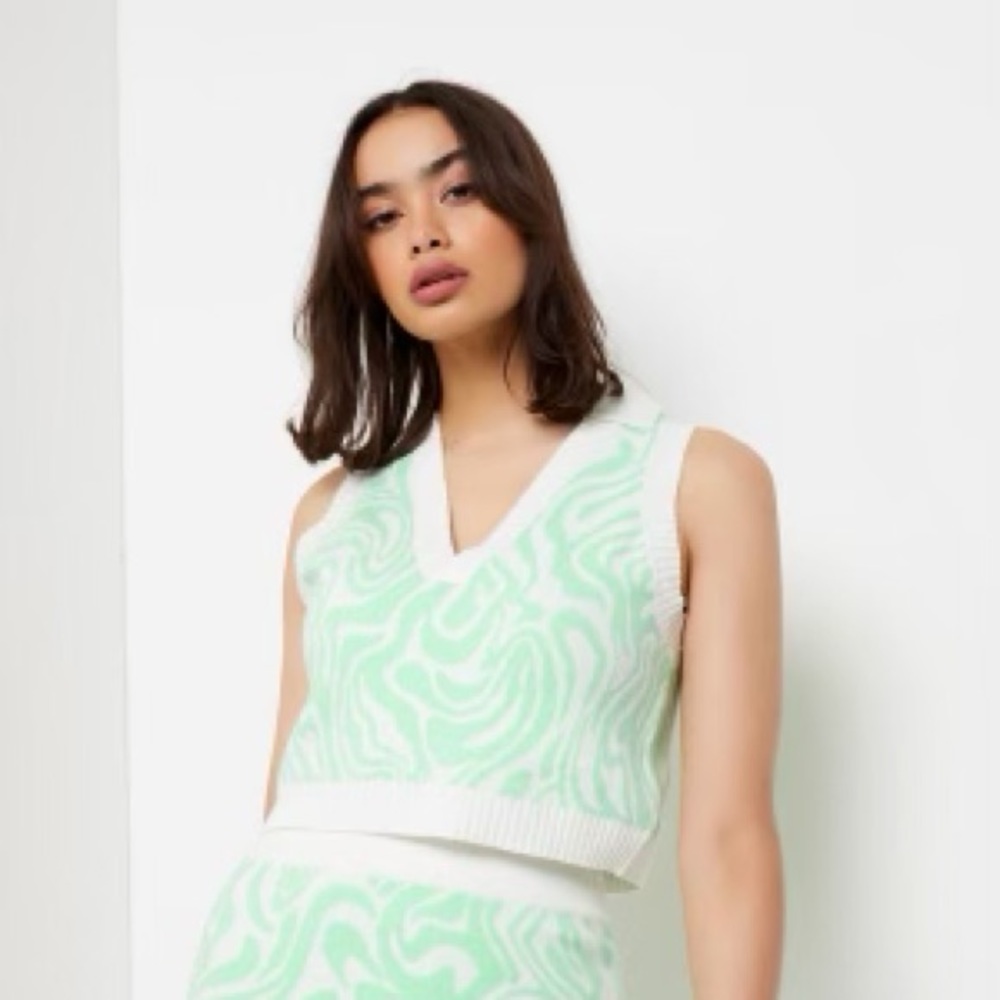 ARDENE green & white sweater vest NWT